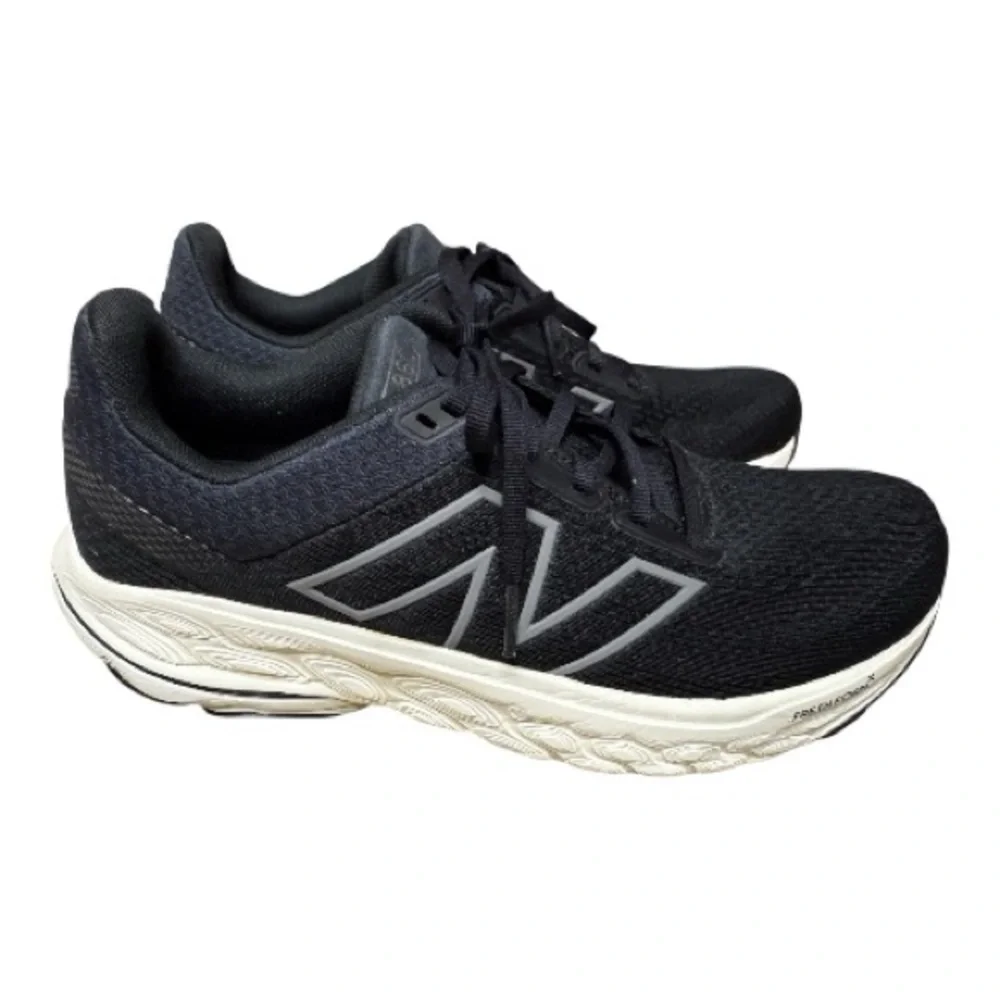 New Balance Women’s Black and White Athletic Sneakers Size 9 - Picture 7 of 11